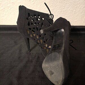 Lady's Ankle Boots
